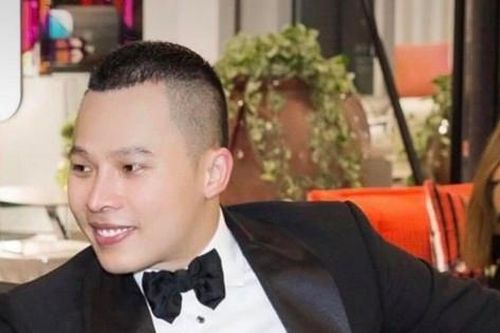 Chuyện gì khiến 'ông trùm chân dài' nổi tiếng giàu có này rơi vào cảnh hết tiền?