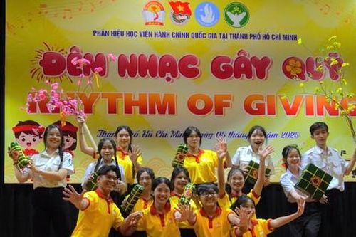 Nhịp điệu lan tỏa yêu thương trong đêm nhạc gây quỹ tình nguyện sinh viên