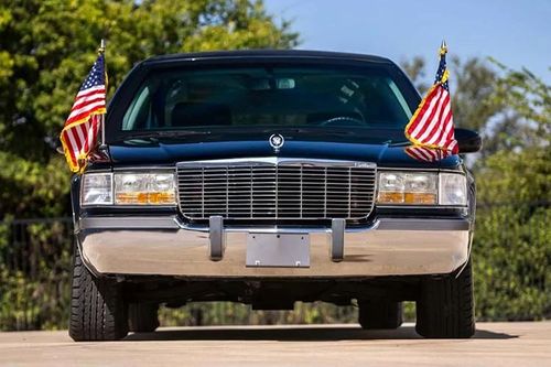 'Quái thú' Cadillac bọc thép chống đạn của Tổng thống Mỹ rao bán