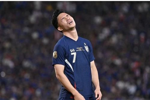 Facebook Supachok không thể truy cập sau pha ghi bàn 'không đẹp' ở chung kết ASEAN Cup
