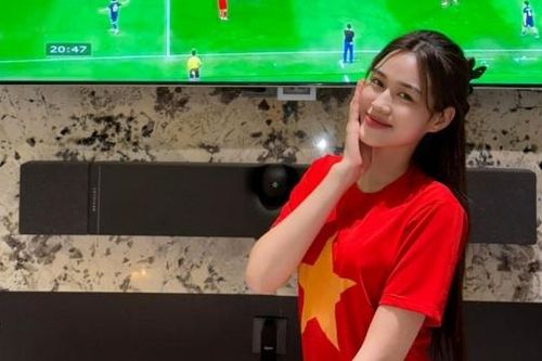 Đỗ Thị Hà, Trấn Thành, Đỗ Mỹ Linh... cổ vũ đội tuyển Việt Nam ở chung kết ASEAN Cup