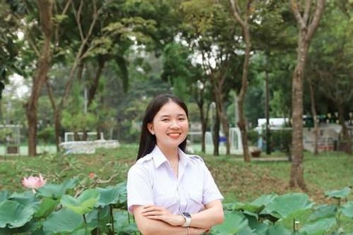 Nữ sinh Đại học Trà Vinh nhận 'cú đúp' danh hiệu Sinh viên 5 tốt và Sao Tháng Giêng
