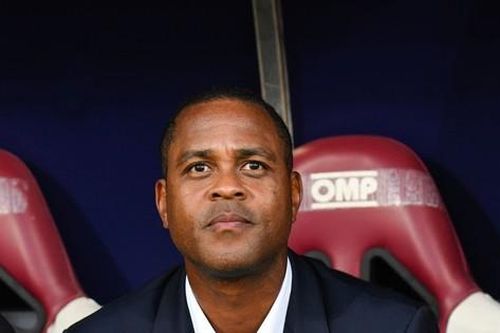 Tuyển Indonesia bổ nhiệm huyền thoại Hà Lan Kluivert làm HLV trưởng thay Shin Tae-yong