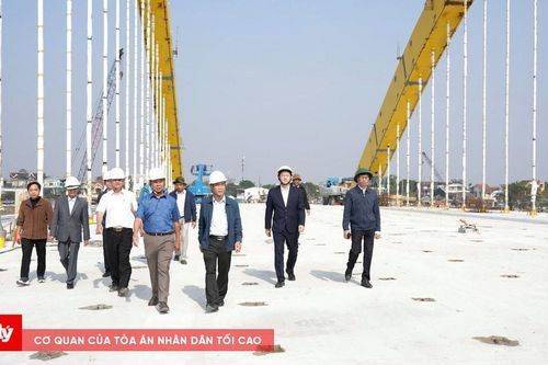 Đảm bảo tiến độ thông tuyến cầu vượt sông Hương