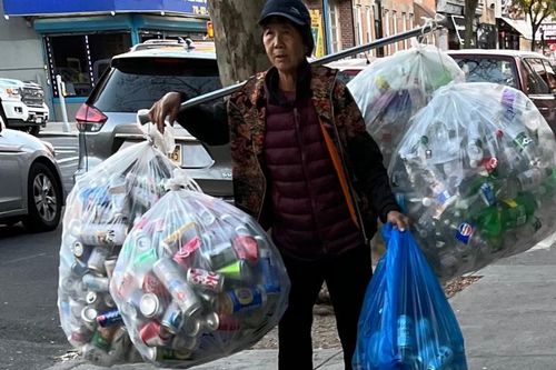 Nghề 'đồng nát' ngày càng bấp bênh ở New York