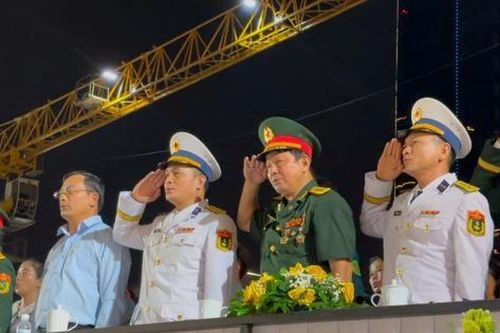 Ấn tượng đêm khai mạc chào mừng Lực lượng vũ trang Tp.HCM được phong tặng danh hiệu Anh hùng lần 3