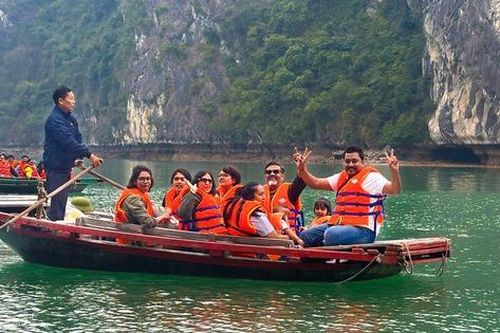 Việt Nam đón hơn 17,6 triệu lượt khách quốc tế trong năm 2024