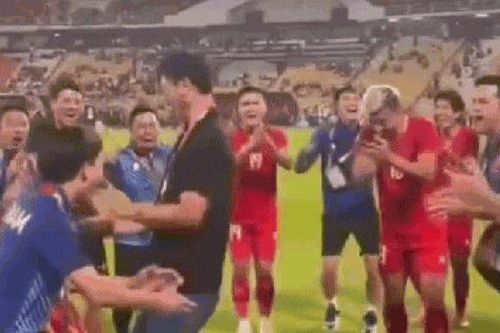 Vũ điệu 'Kim Sang Sik' lên ngôi