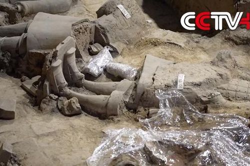 Bức tượng dị biệt giữa đội quân đất nung của Tần Thủy Hoàng