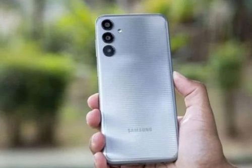 Galaxy M15 5G rẻ như rau tháng 1/2025 giá 4 triệu, vua pin trâu, 6000 mAh hơn cả Galaxy S24 Ultra