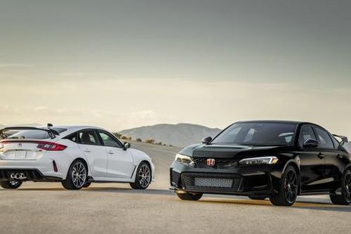 Giá Honda Civic Type R tại Việt Nam tăng vọt