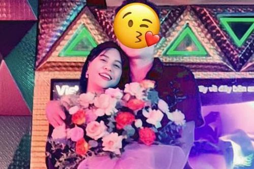 Cát Phượng công khai bạn trai khi Việt Nam vô địch ASEAN Cup, danh tính gây tò mò