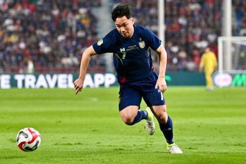 Ngày đen tối của Supachok vì bàn thắng 'bẩn'
