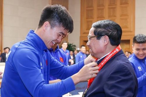 Bóng đá Việt Nam phải vô địch châu Á, dự World Cup