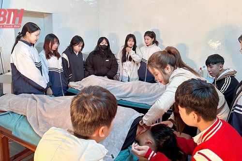 Nâng chất lượng dạy học văn hóa kết hợp với học nghề
