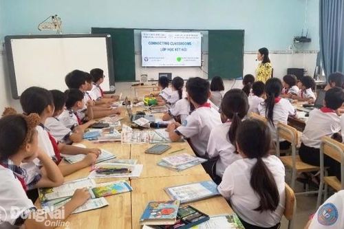 Tạo không gian mở cho giáo viên và học sinh nhờ chuyển đổi số