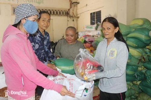 Mùa sẻ chia