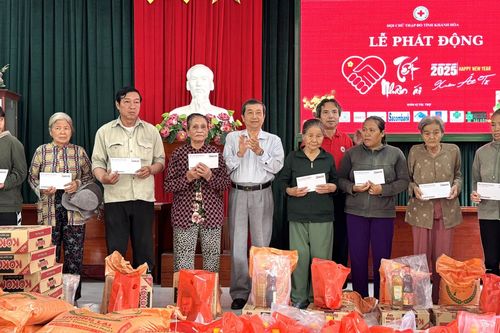 Tết Nhân ái: Trao 150 suất quà Tết cho người dân huyện Diên Khánh
