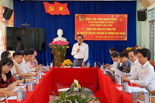 Bí thư Thành ủy Nha Trang Trần Mạnh Dũng làm việc với Đảng ủy phường Vạn Thạnh