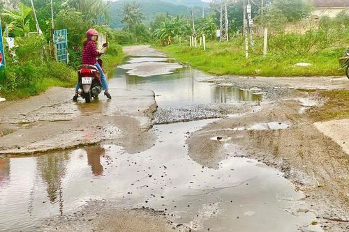 Mong sửa chữa đường Thái Khang