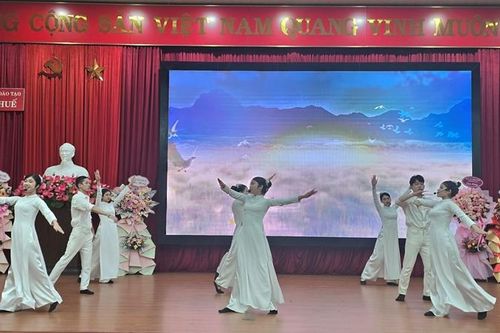 Vinh danh 'Sinh viên 5 tốt', 'Sao Tháng Giêng' cấp Trung ương và cấp thành phố Huế