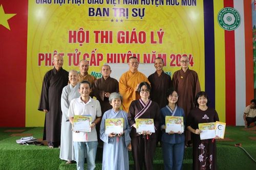 Ban Trị sự GHPGVN H.Hóc Môn tổng kết, phát thưởng Phật tử tham gia Hội thi giáo lý năm 2024