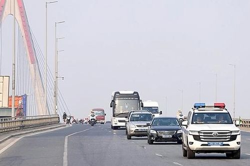 Bảo đảm trật tự lộ trình đón tuyển Việt Nam và lễ diễu hành rước Cúp vô địch