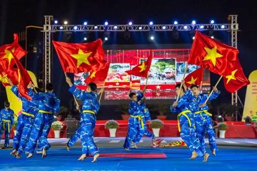 Bộ tư lệnh TP. HCM chào mừng danh hiệu Anh hùng