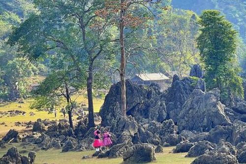Trải nghiệm Hang Táu mùa Tết Mông