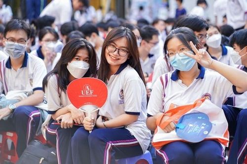 Top 5 ngành nghề lương cao, ai cũng muốn theo học