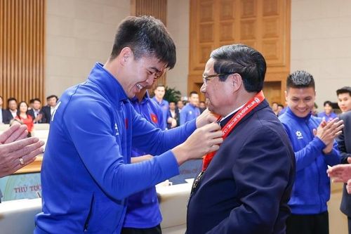 Thủ tướng gặp mặt chúc mừng đội tuyển Việt Nam