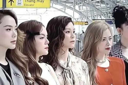 Metro số 1 hút sao Việt: Các 'Chị Đẹp' gây thương nhớ, Anh Tú Atus bị fan 'dí'