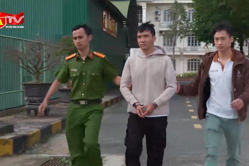 Đâm chết người vì nghi ngờ sẽ bị người khác hãm hại
