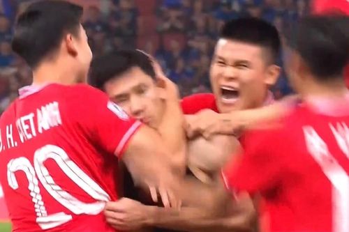 Hai Long tiết lộ về khoảnh khắc bị nhầm là cầu thủ Thái Lan