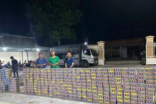 Tây Ninh: bắt 3 đối tượng, thu giữ số lượng lớn pháo lậu