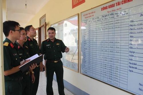 Những nội dung chỉ huy cơ quan, đơn vị trong Quân đội phải công khai
