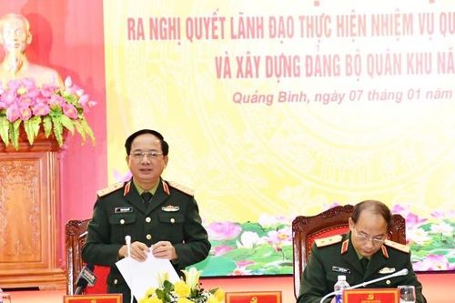 Thượng tướng Trịnh Văn Quyết dự, chỉ đạo Hội nghị Đảng ủy Quân khu 4