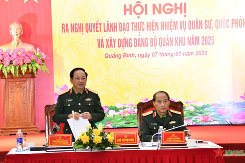 Thượng tướng Trịnh Văn Quyết dự, chỉ đạo Hội nghị Đảng ủy Quân khu 4