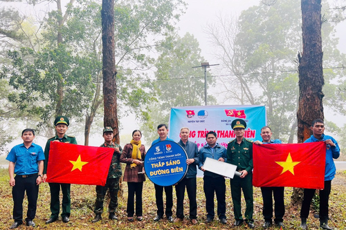 Bàn giao Công trình thanh niên 'Thắp sáng đường biên' tại huyện Tuy Đức (Đắk Nông)