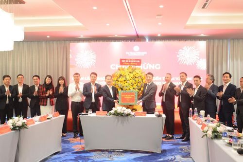 Bí thư Thành ủy Đà Nẵng Nguyễn Văn Quảng thăm, động viên các doanh nghiệp đầu năm mới 2025