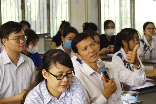 Để sáp nhập trường cao đẳng vào trường đại học không là phép cộng cơ học