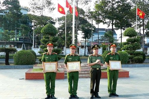 Bộ Công an khen thưởng các đơn vị phá Chuyên án 0124M tại Bình Phước