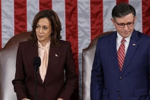 Bà Harris chủ trì lễ chứng nhận chiến thắng của ông Trump