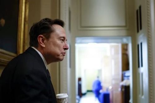 Thủ tướng Anh mắng tỷ phú Elon Musk