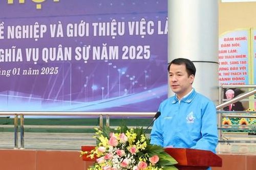 Bí thư T.Ư Đoàn Ngô Văn Cương dự ngày hội tư vấn, giới thiệu việc làm cho thanh niên quân đội