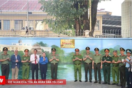 Khánh thành công trình bích họa 'Việt Nam tươi đẹp' thứ 16 ở TP.HCM