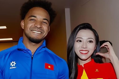 Nữ MC duy nhất bình luận ASEAN Cup 2024 bật khóc khi Xuân Son rời sân