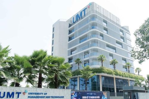 Vụ tiến sĩ bị đình chỉ chức viện trưởng: Trường đại học lên tiếng