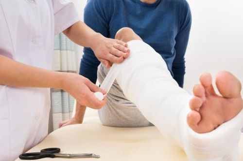 5 bước cơ bản không thể bỏ qua khi sơ cứu người bị gãy xương