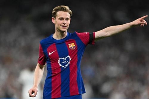 De Jong cân nhắc rời Barcelona, mở cửa tới MU